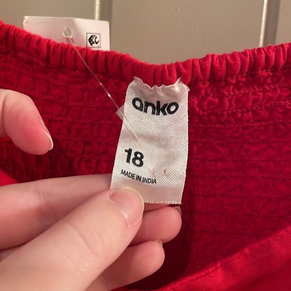 Red Cropped Tank Top - Picture 3 of 5